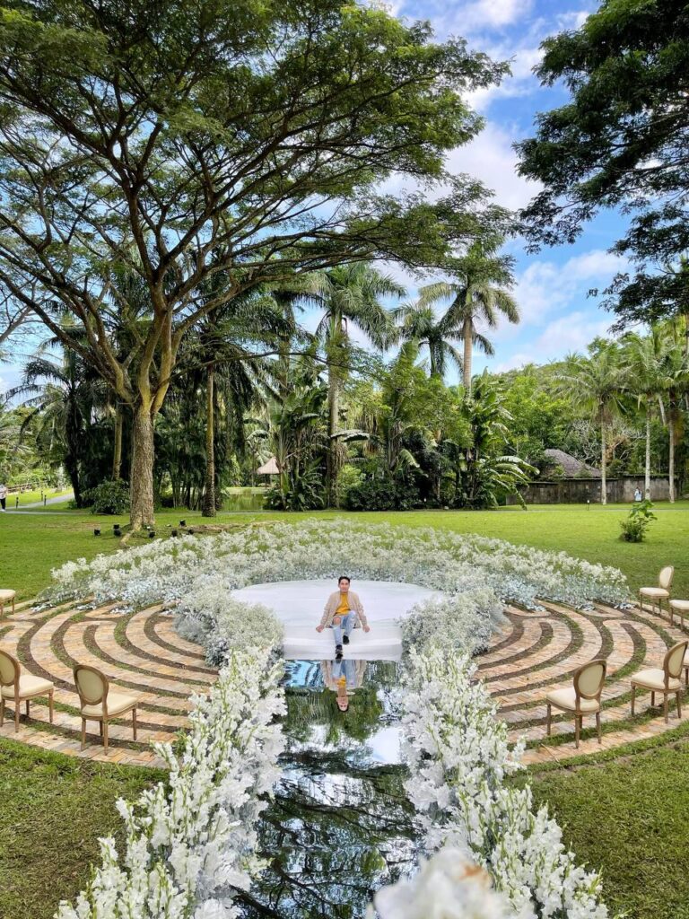 Gideon Hermosa Floral Designer