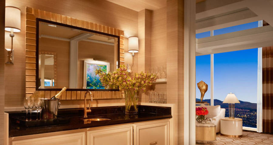 Bathroom with mountain and city view