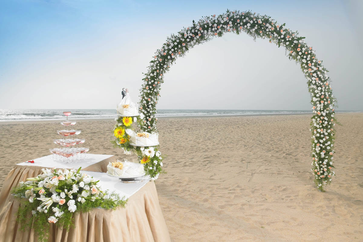 The Zuri White Sands, Goa Resort and Casino beach wedding