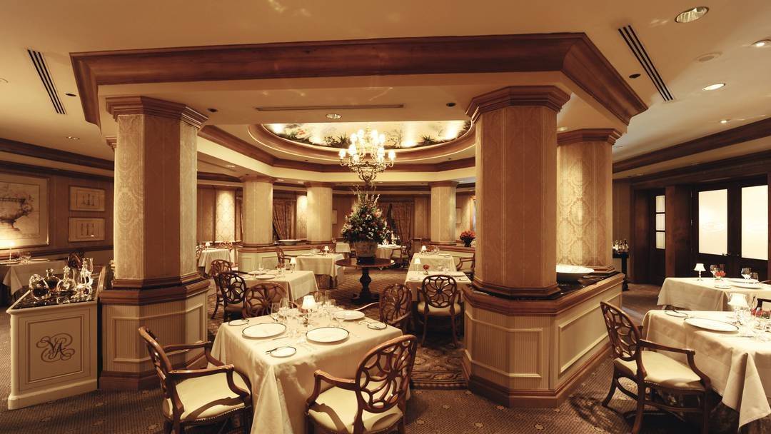 cozy semi lit dining restaurant at Disneys Grand Floridian Resort & Spa