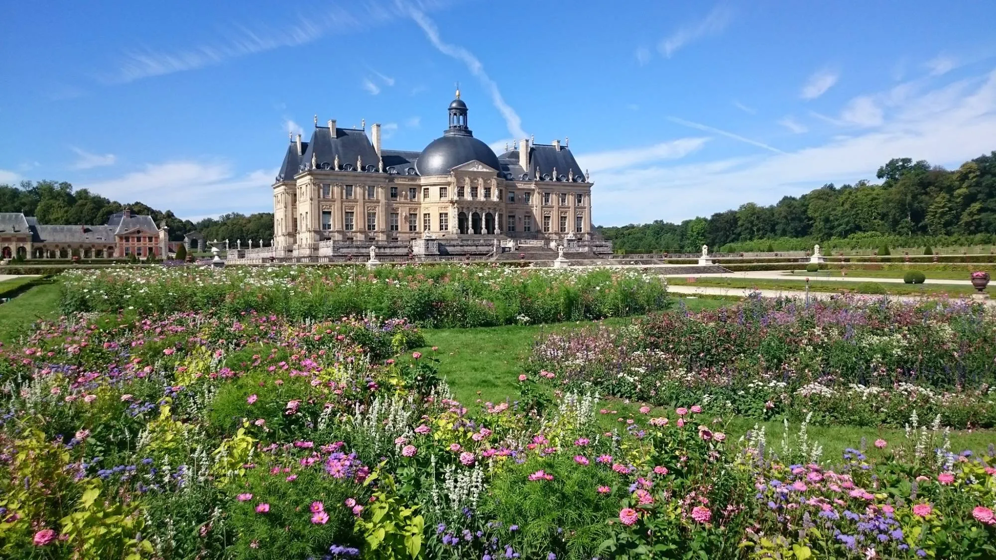 Exquisite French Chateau - outside Paris Venues in Overseas